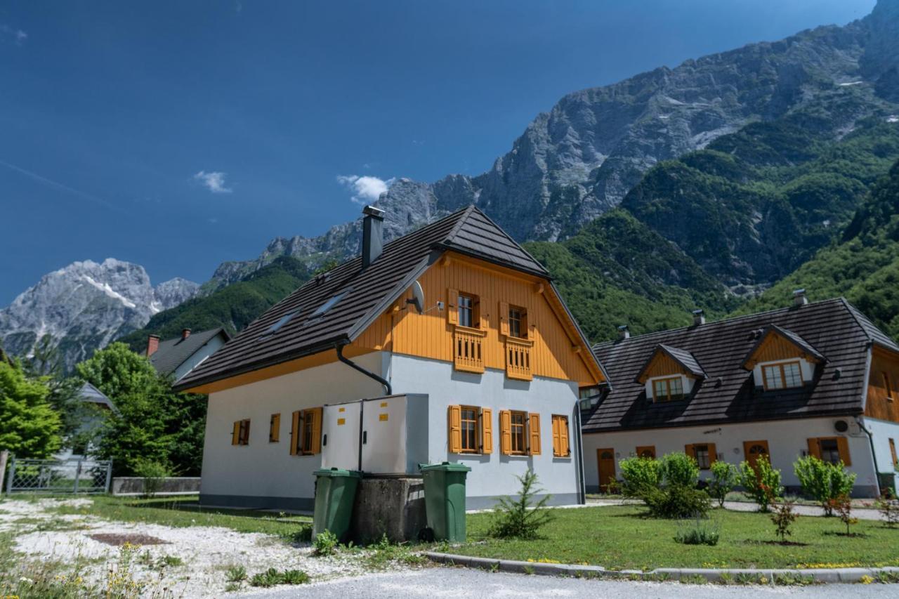 House Parabola Лог под Мангартом Екстериор снимка